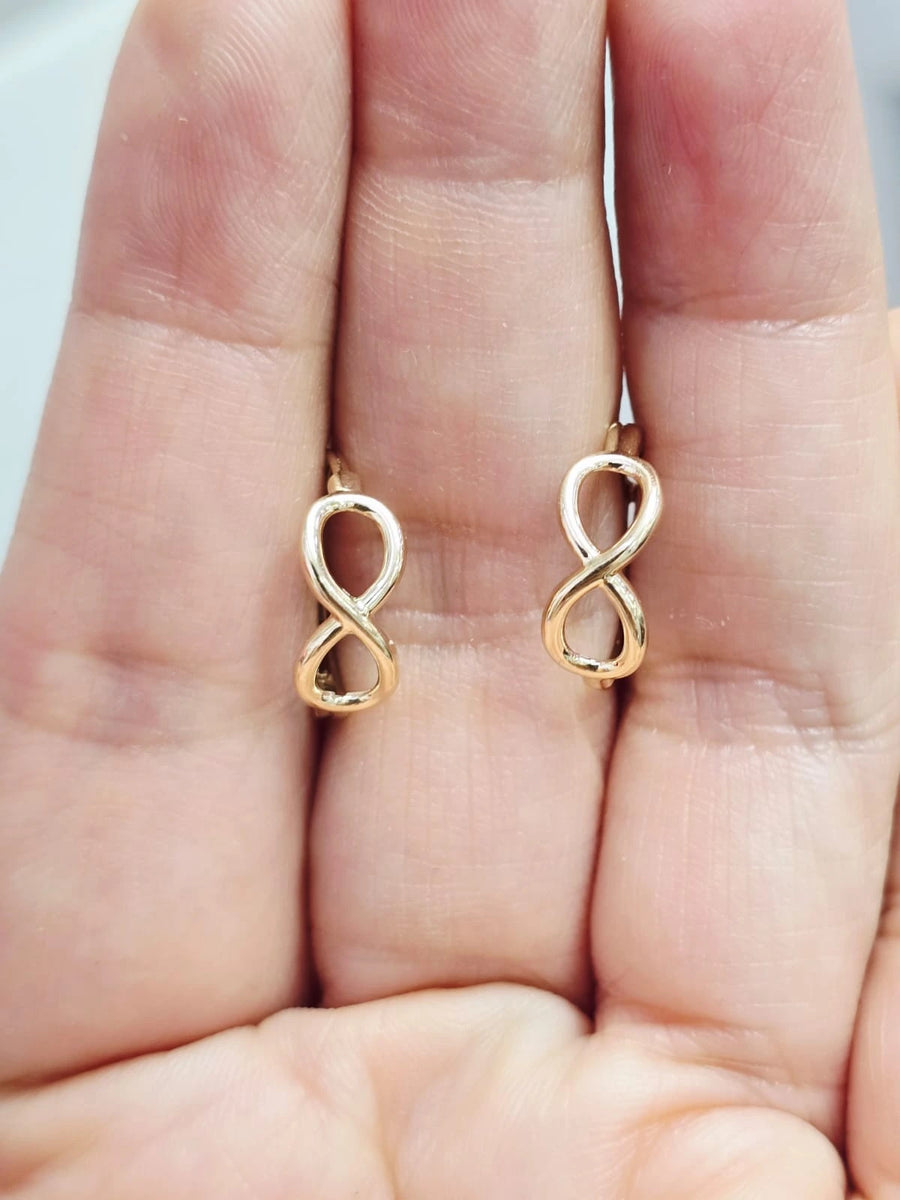 Aretes huggies infinito