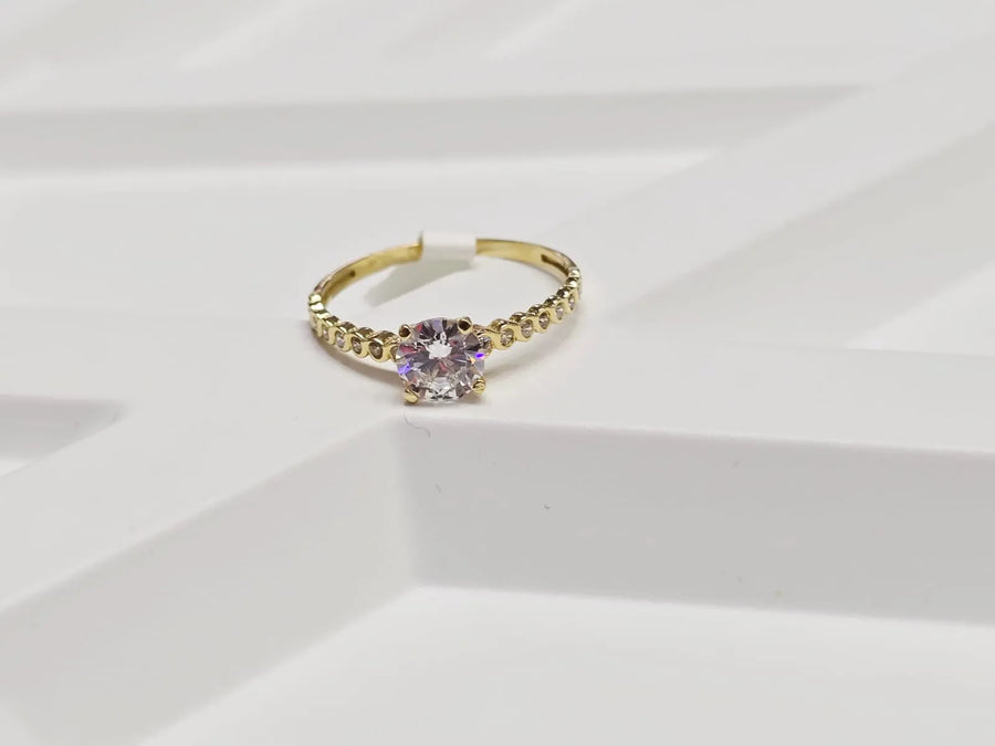 Anillo solitario con bolitas