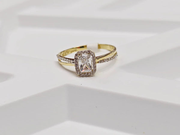 Anillo con diamante cuadrado