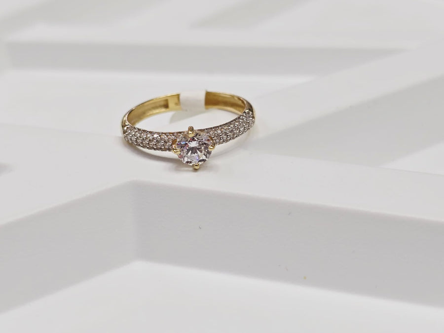 Anillo adiamantado