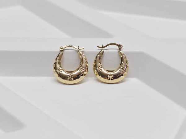 Arete arracada con flor