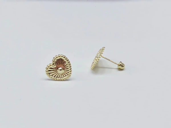Arete corazón dorado