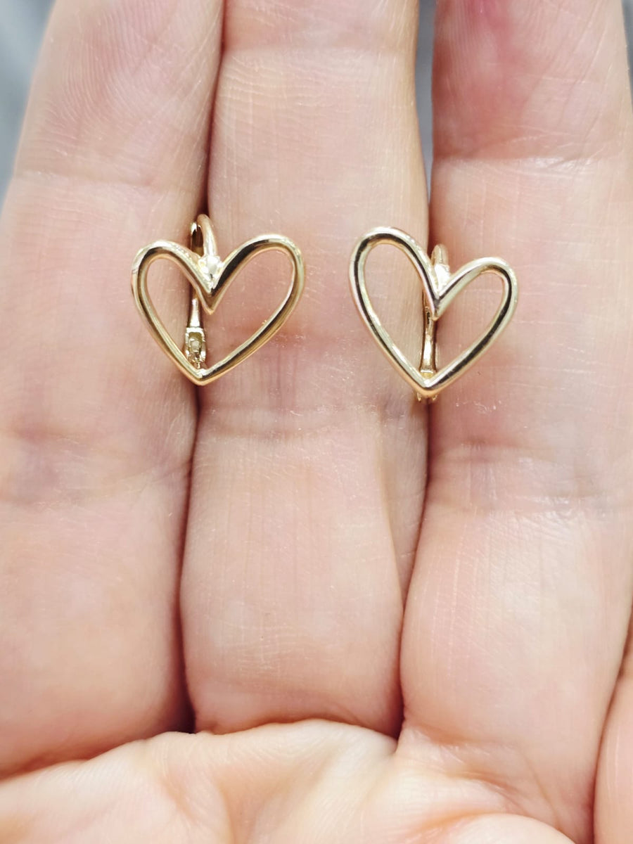 Aretes corazón delgado
